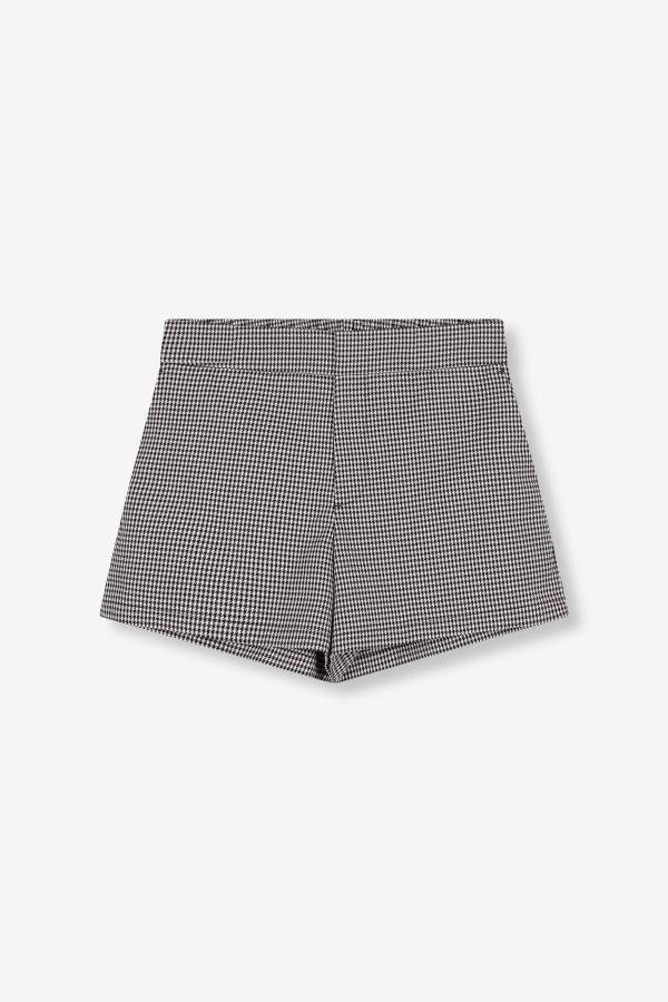 ALIX_THE_LABEL_boucle_shorts_1