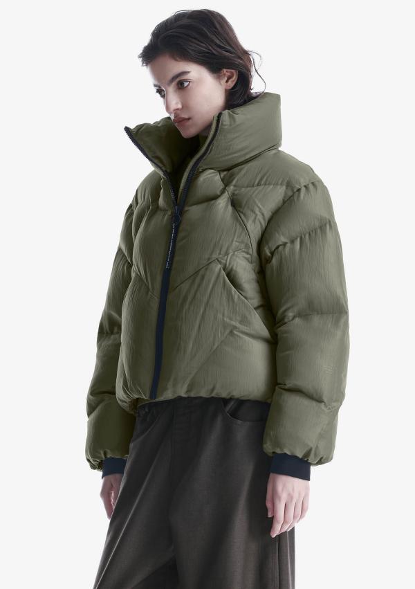 KRAKATAU_QW531_Dark_Urban_Chic