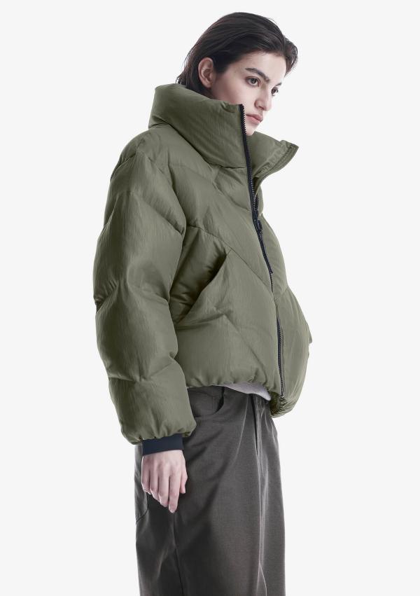 KRAKATAU_QW531_Dark_Urban_Chic_2