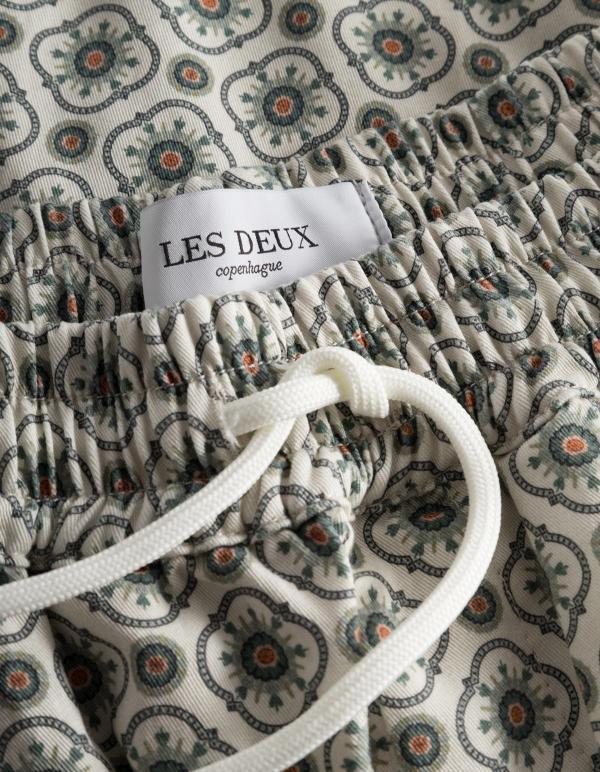 LES_DEUX_Tapestry_Shorts