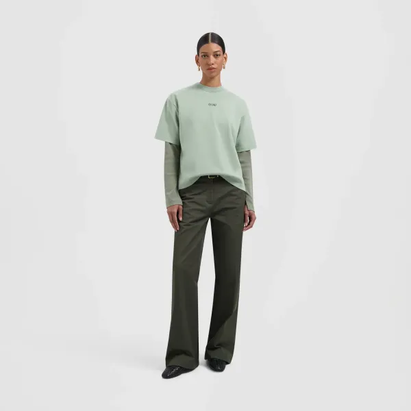 OLAF_Retro_logo_boxy_tee_green_milieu_1